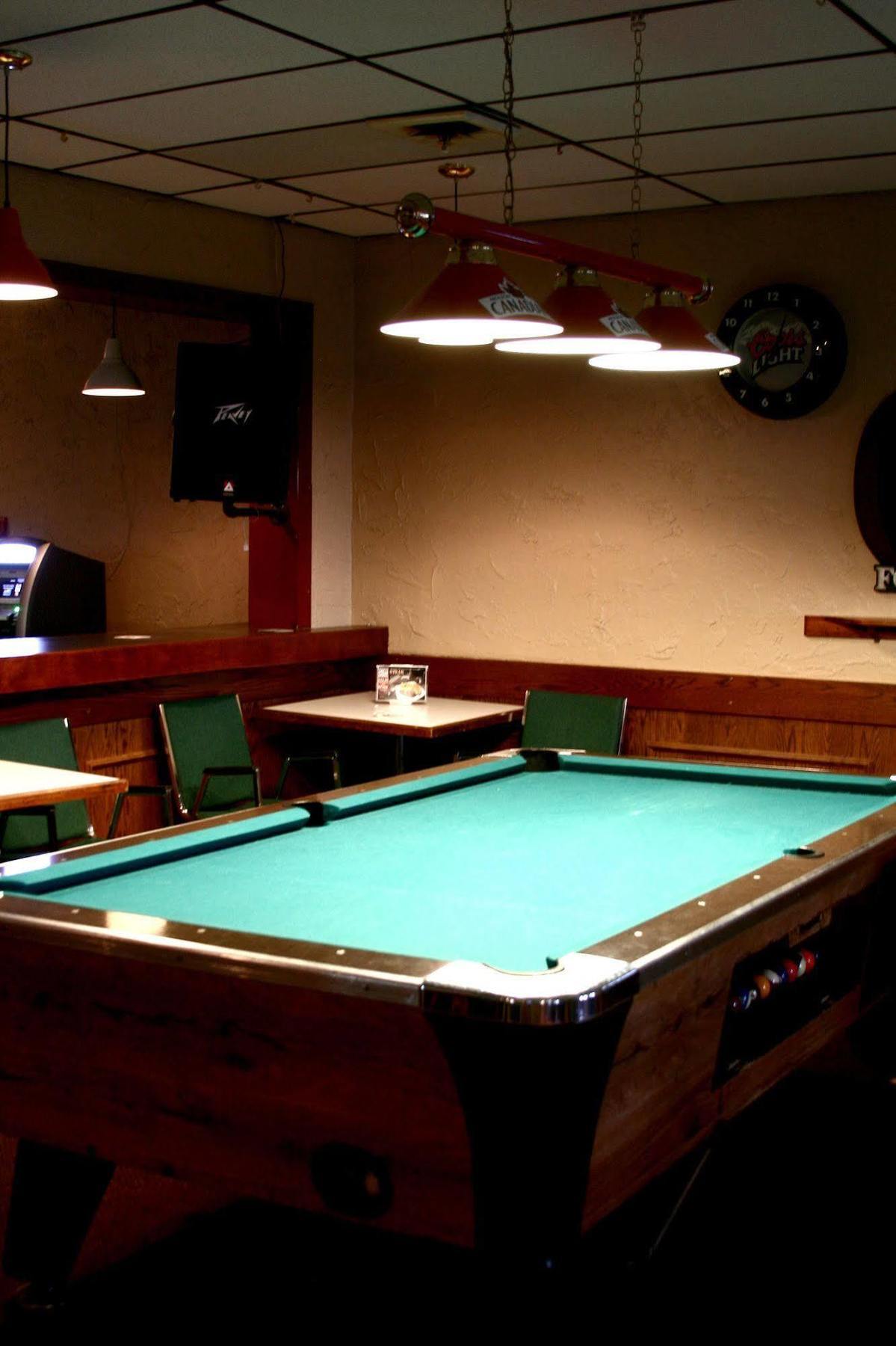 Springs Motor Inn Wainwright Buitenkant foto