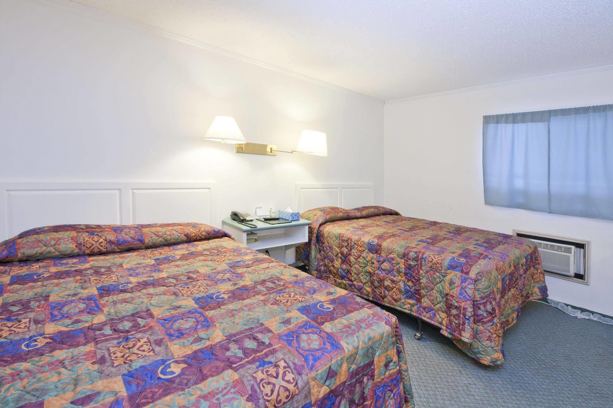 Springs Motor Inn Wainwright Buitenkant foto
