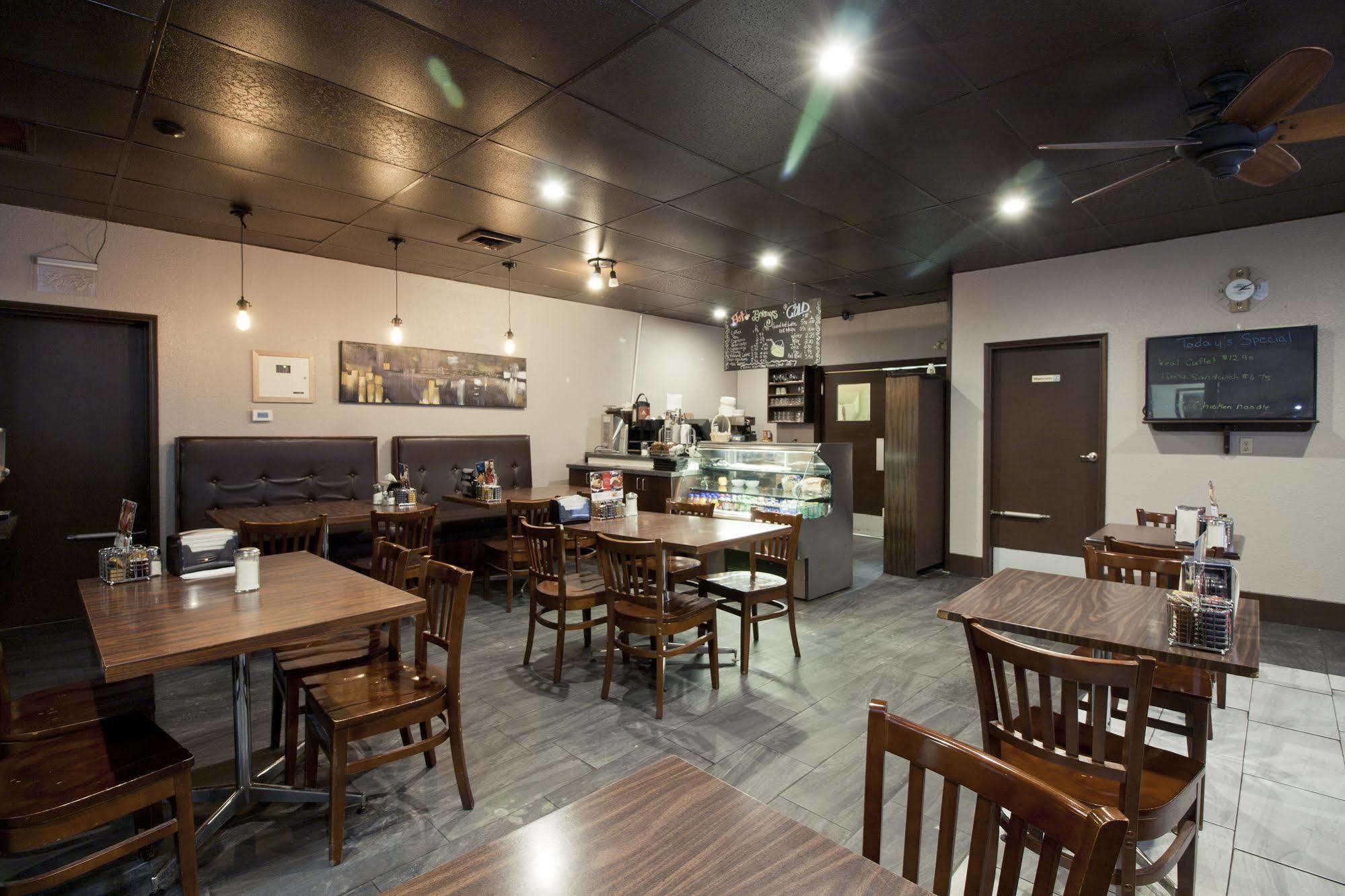 Springs Motor Inn Wainwright Buitenkant foto