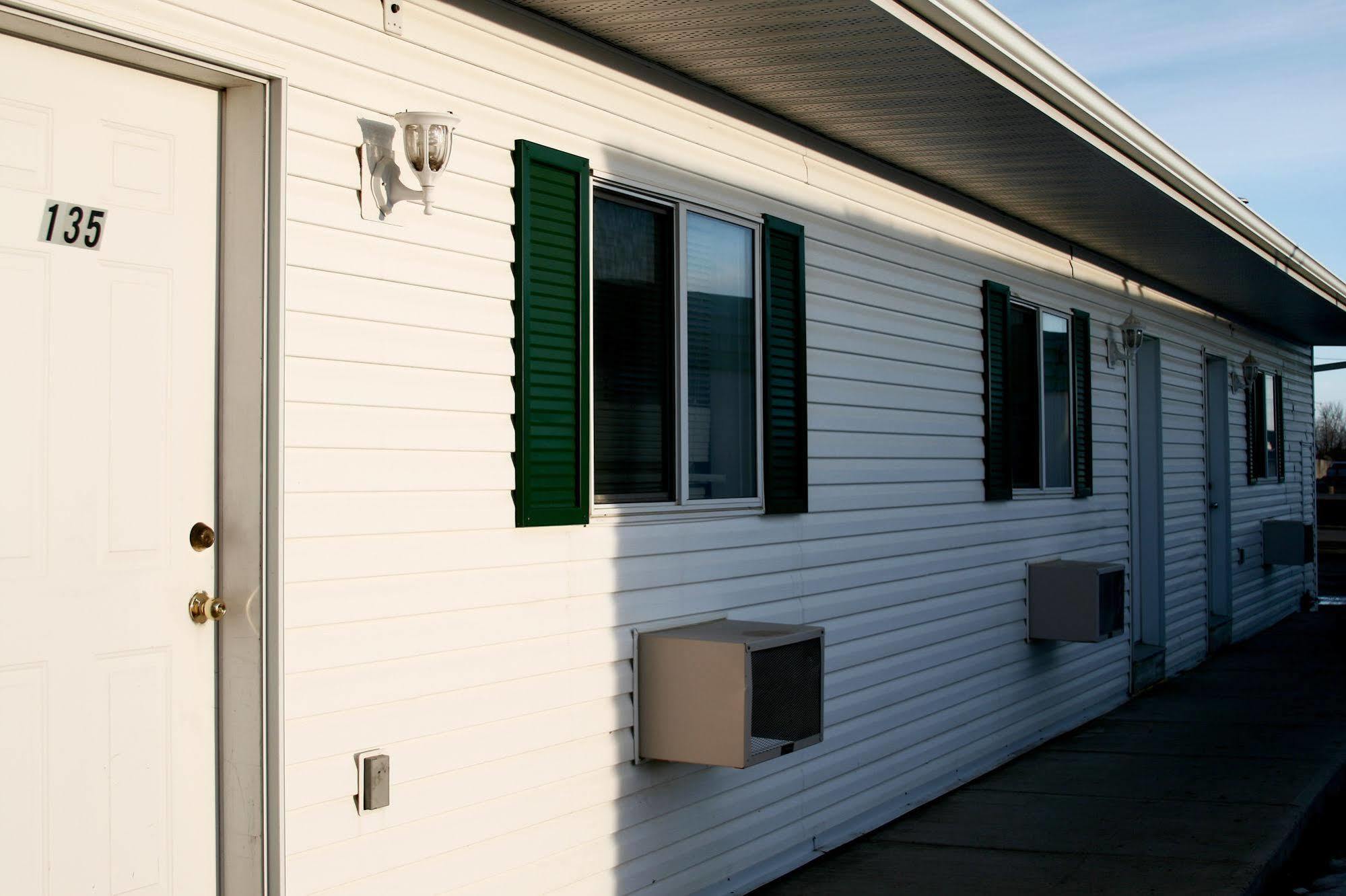 Springs Motor Inn Wainwright Buitenkant foto
